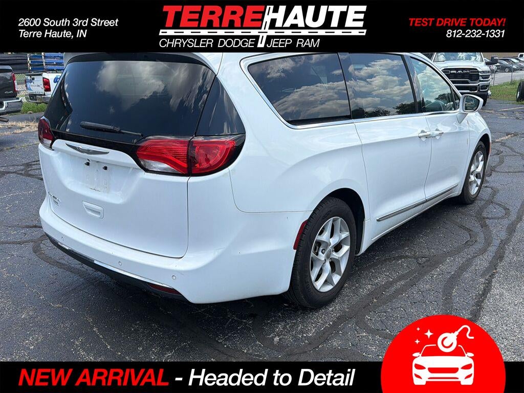 2017 Chrysler Pacifica Touring-L