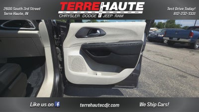2023 Chrysler Pacifica Touring L