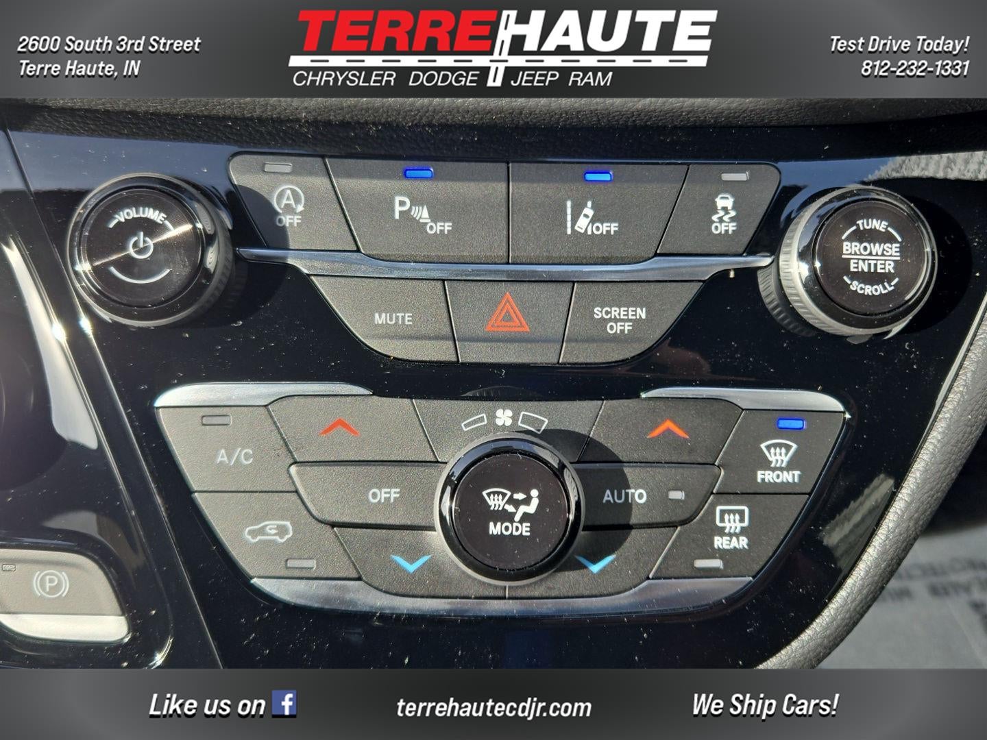 2026 Chrysler Pacifica Select