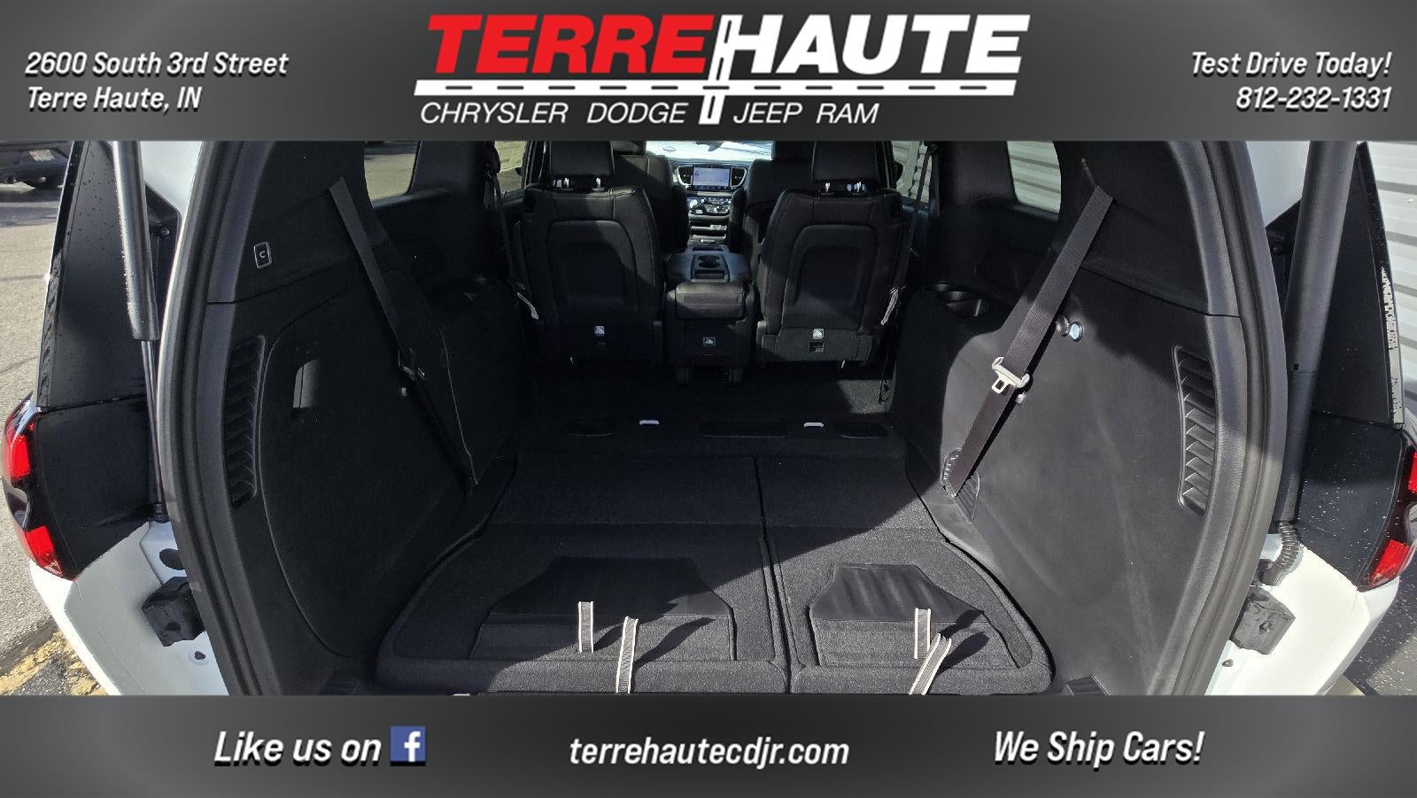 2026 Chrysler Pacifica Select