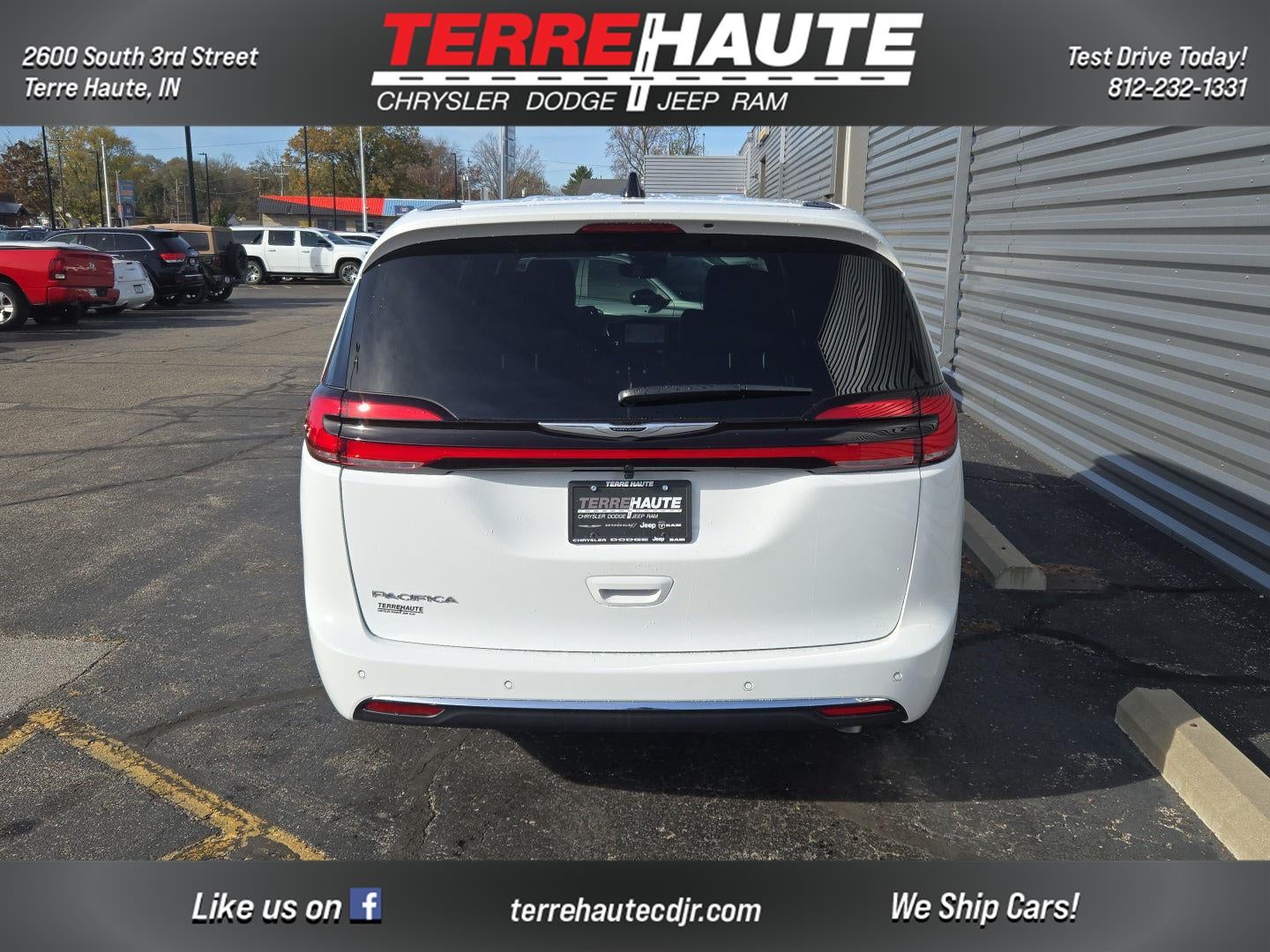 2026 Chrysler Pacifica Select
