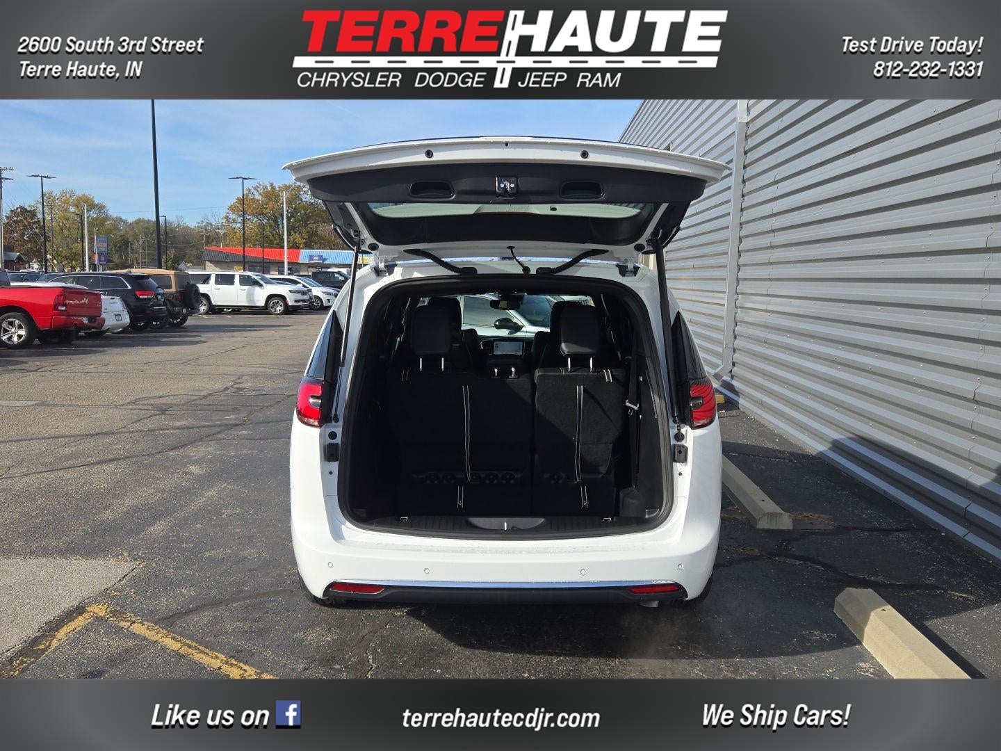 2026 Chrysler Pacifica Select