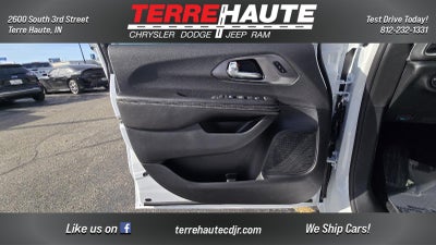 2026 Chrysler Pacifica Select