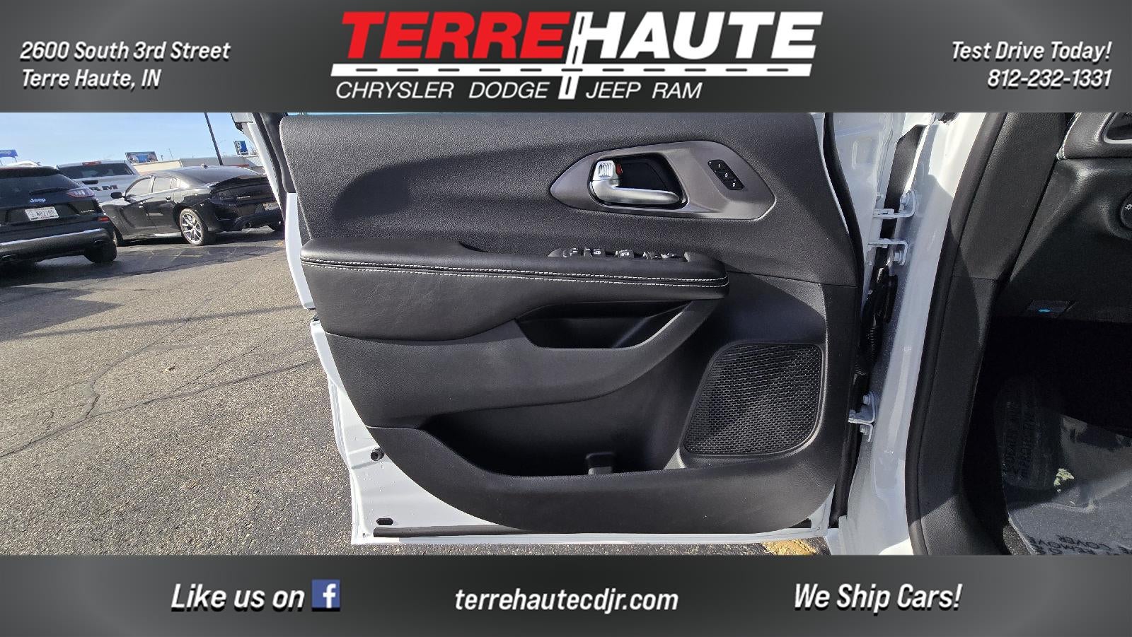 2026 Chrysler Pacifica Select