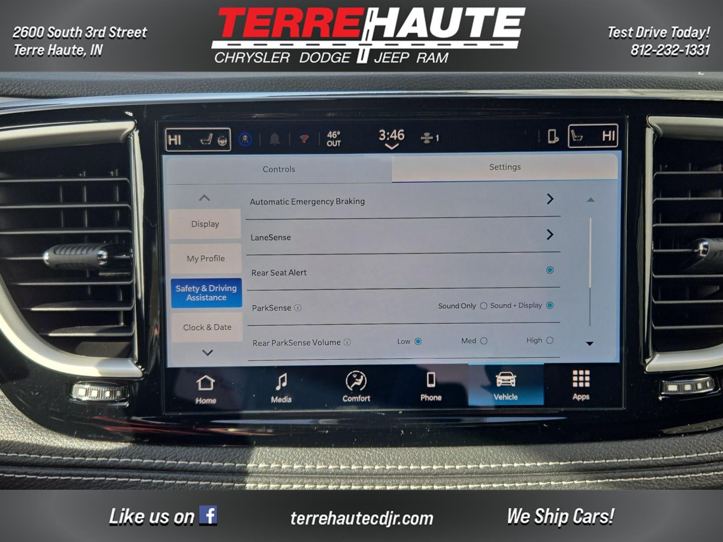 2026 Chrysler Pacifica Select