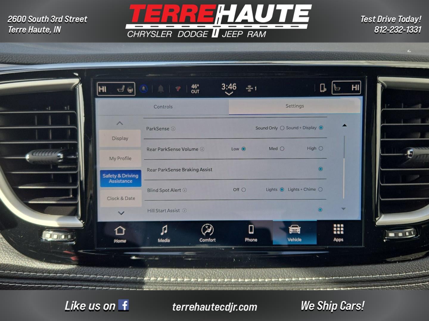 2026 Chrysler Pacifica Select