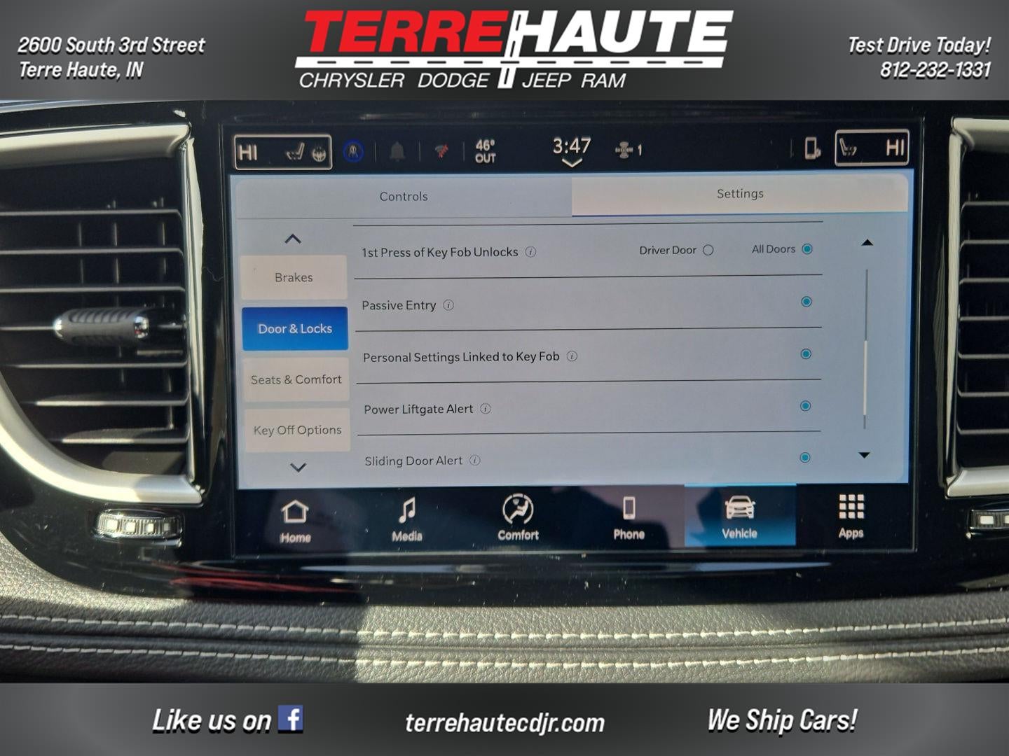 2026 Chrysler Pacifica Select