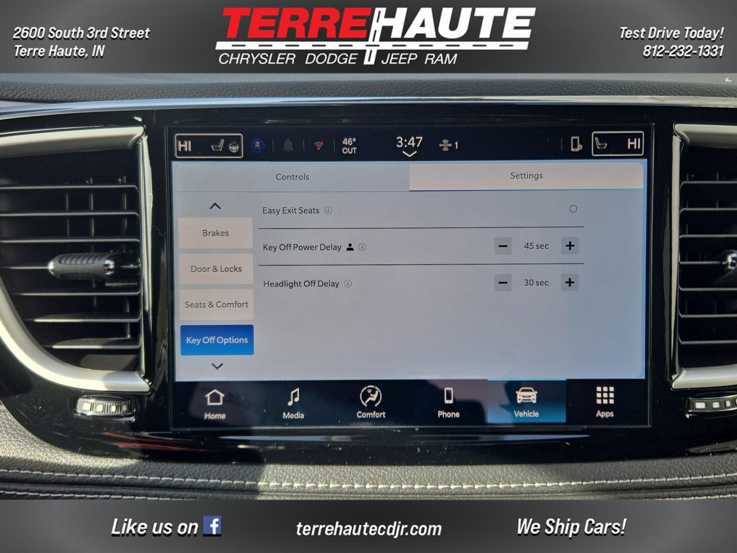 2026 Chrysler Pacifica Select