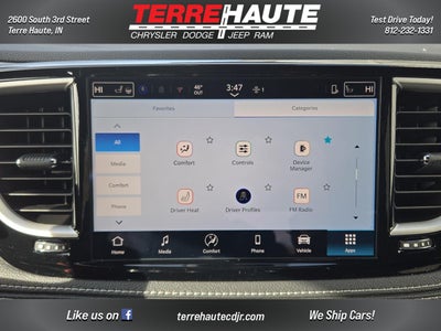 2026 Chrysler Pacifica Select