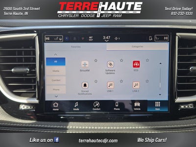 2026 Chrysler Pacifica Select