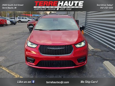 2026 Chrysler Pacifica Select