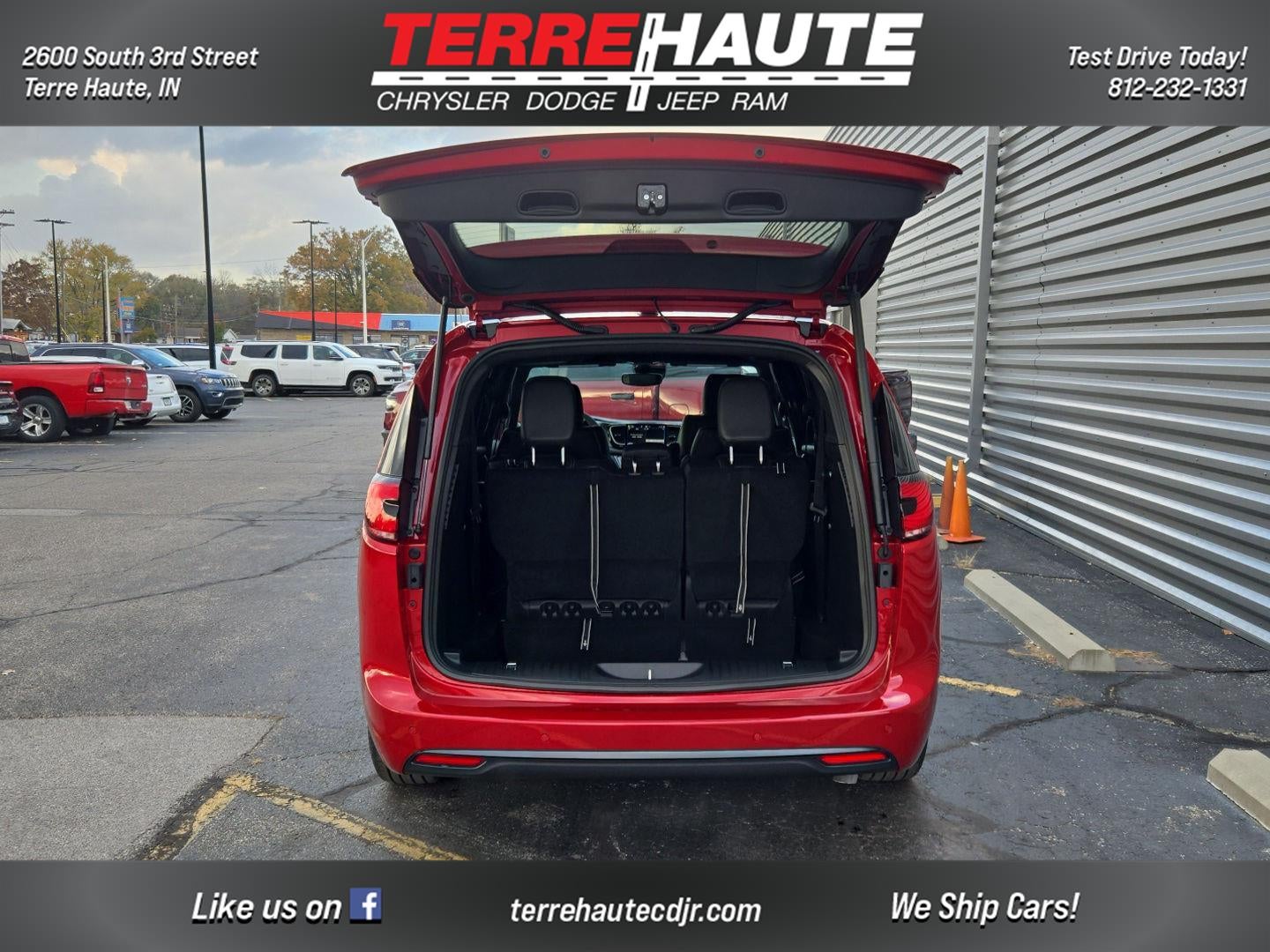 2026 Chrysler Pacifica Select