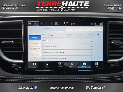 2026 Chrysler Pacifica Select