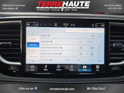 2026 Chrysler Pacifica Select