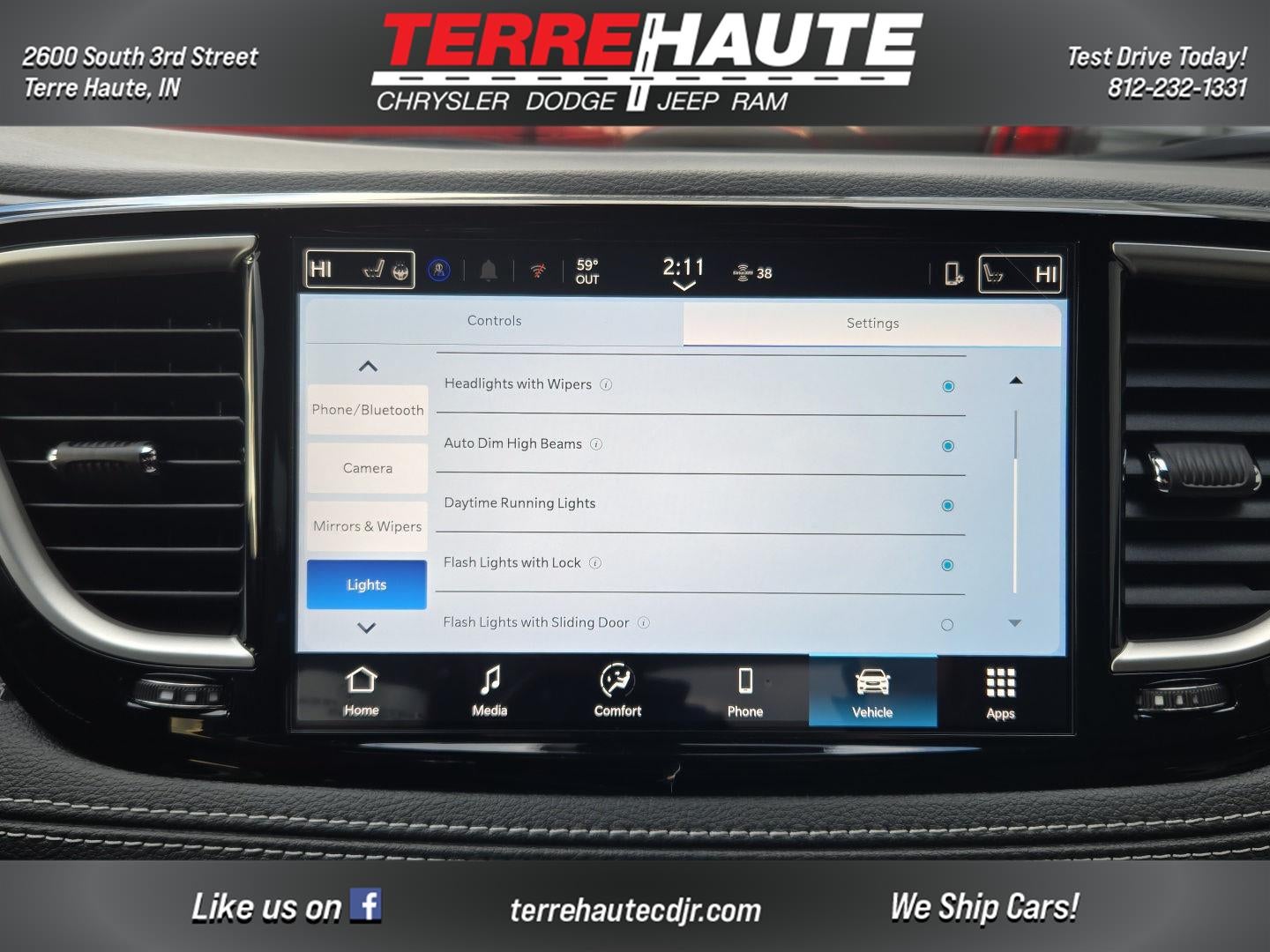 2026 Chrysler Pacifica Select