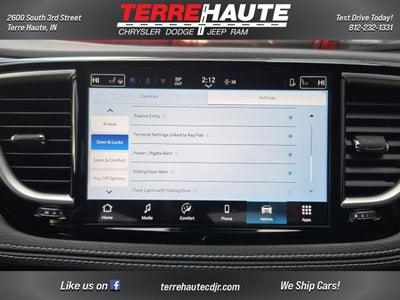 2026 Chrysler Pacifica Select