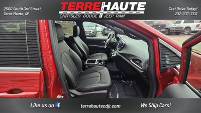 2026 Chrysler Pacifica Select