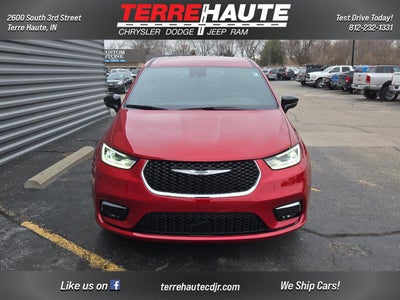 2026 Chrysler Pacifica Select