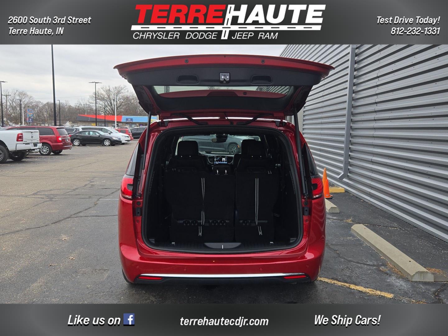 2026 Chrysler Pacifica Select