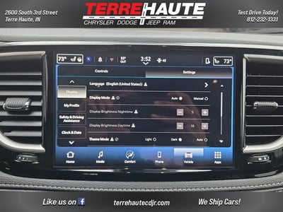 2026 Chrysler Pacifica Select