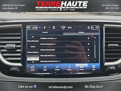 2026 Chrysler Pacifica Select