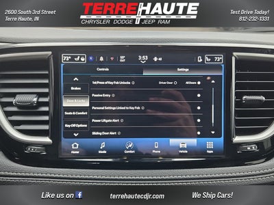 2026 Chrysler Pacifica Select