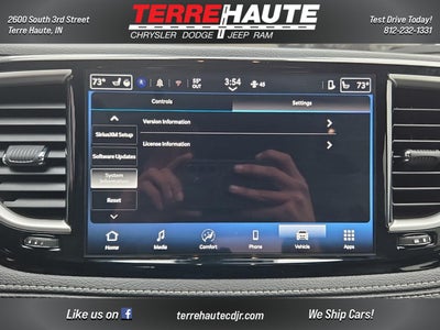 2026 Chrysler Pacifica Select