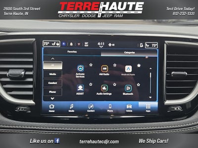 2026 Chrysler Pacifica Select