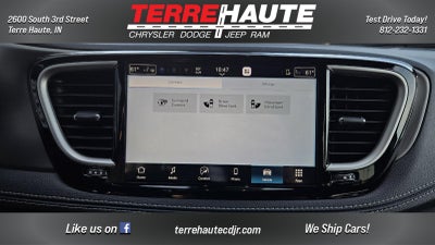 2027 Chrysler Pacifica Select