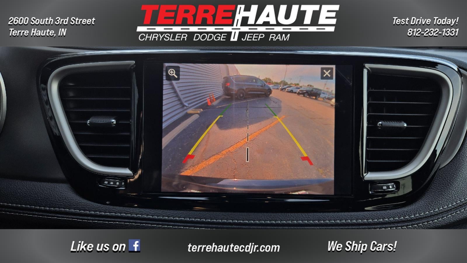 2027 Chrysler Pacifica Select