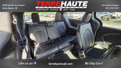 2027 Chrysler Pacifica Select