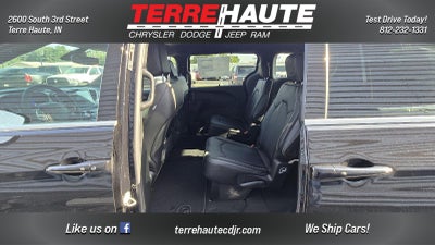 2027 Chrysler Pacifica Select