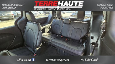 2027 Chrysler Pacifica Select