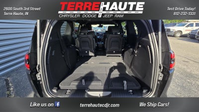 2027 Chrysler Pacifica Select