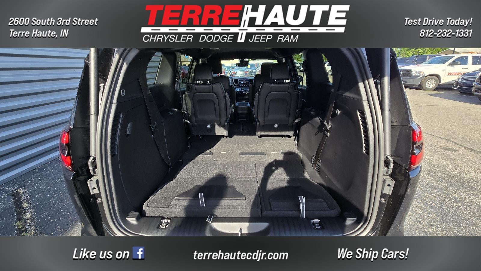 2027 Chrysler Pacifica Select