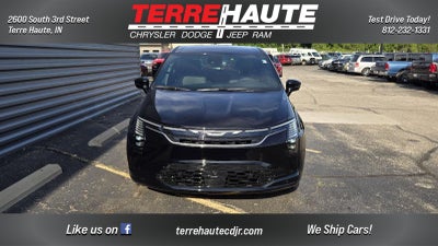 2027 Chrysler Pacifica Select