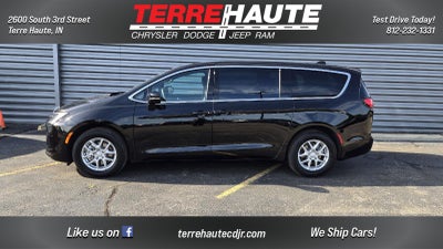 2027 Chrysler Pacifica Select
