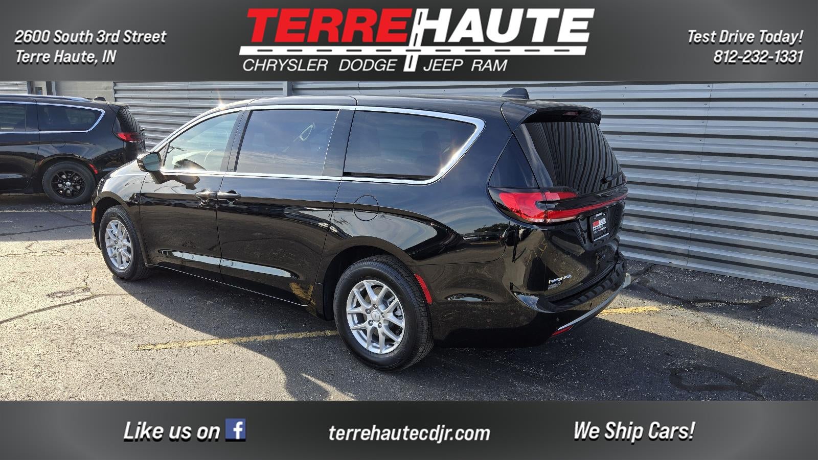 2027 Chrysler Pacifica Select