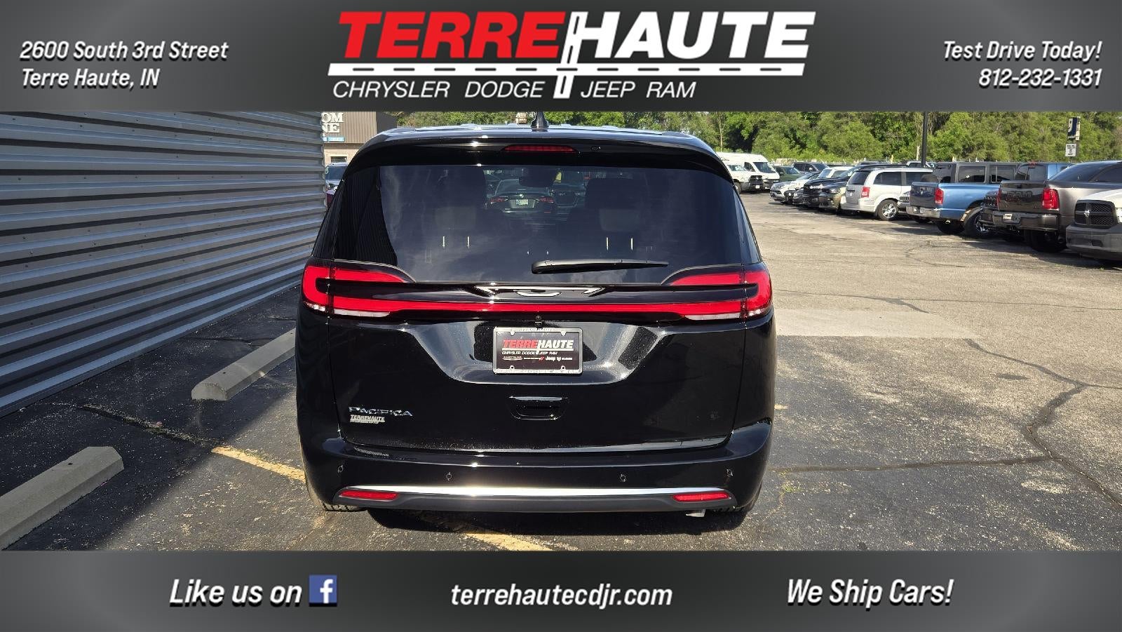 2027 Chrysler Pacifica Select