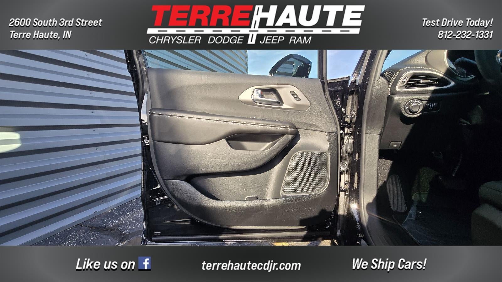 2027 Chrysler Pacifica Select