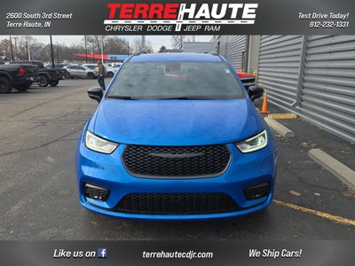 2026 Chrysler Pacifica Select