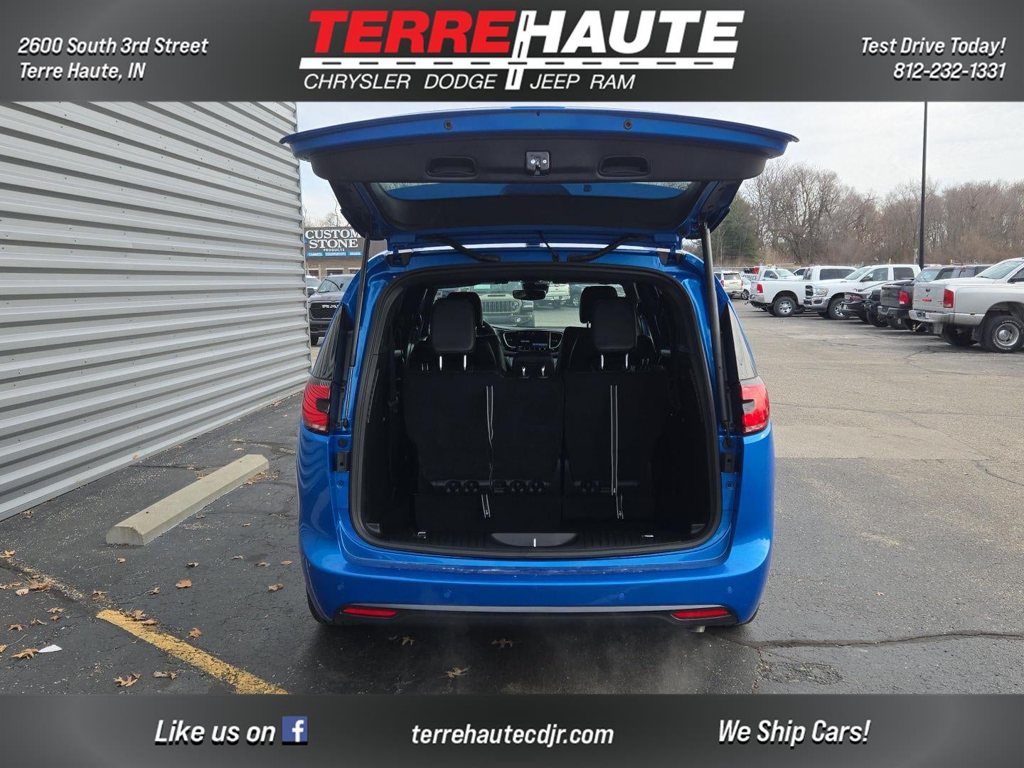 2026 Chrysler Pacifica Select