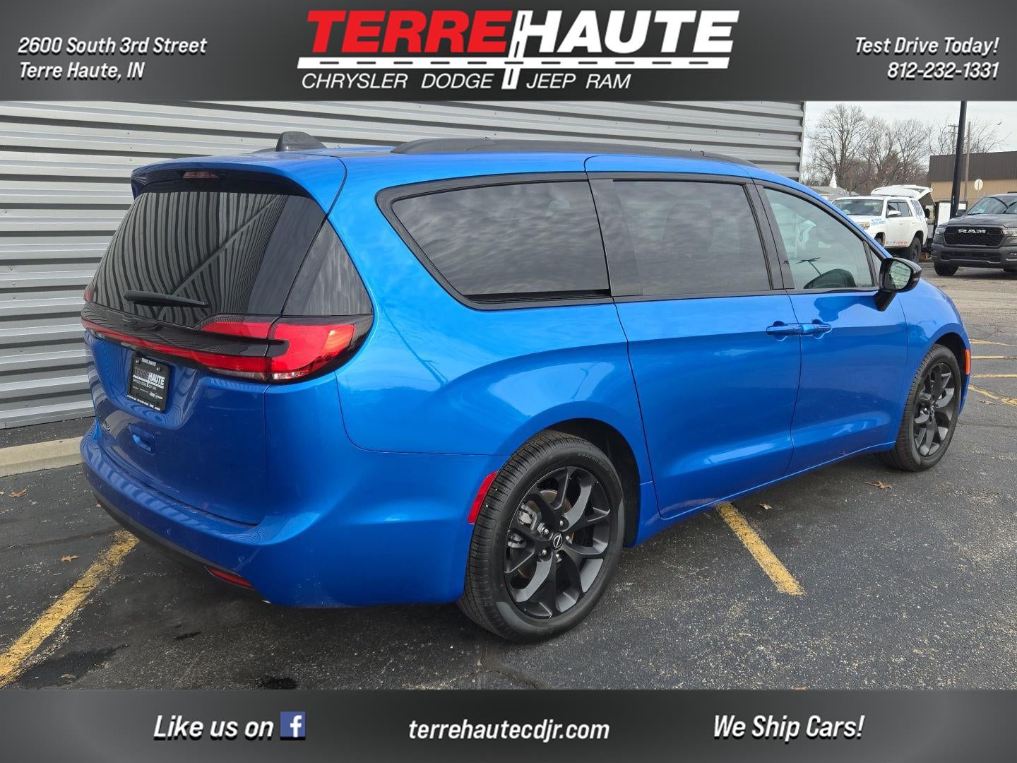 2026 Chrysler Pacifica Select