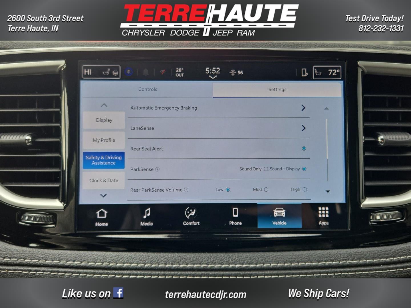 2026 Chrysler Pacifica Select