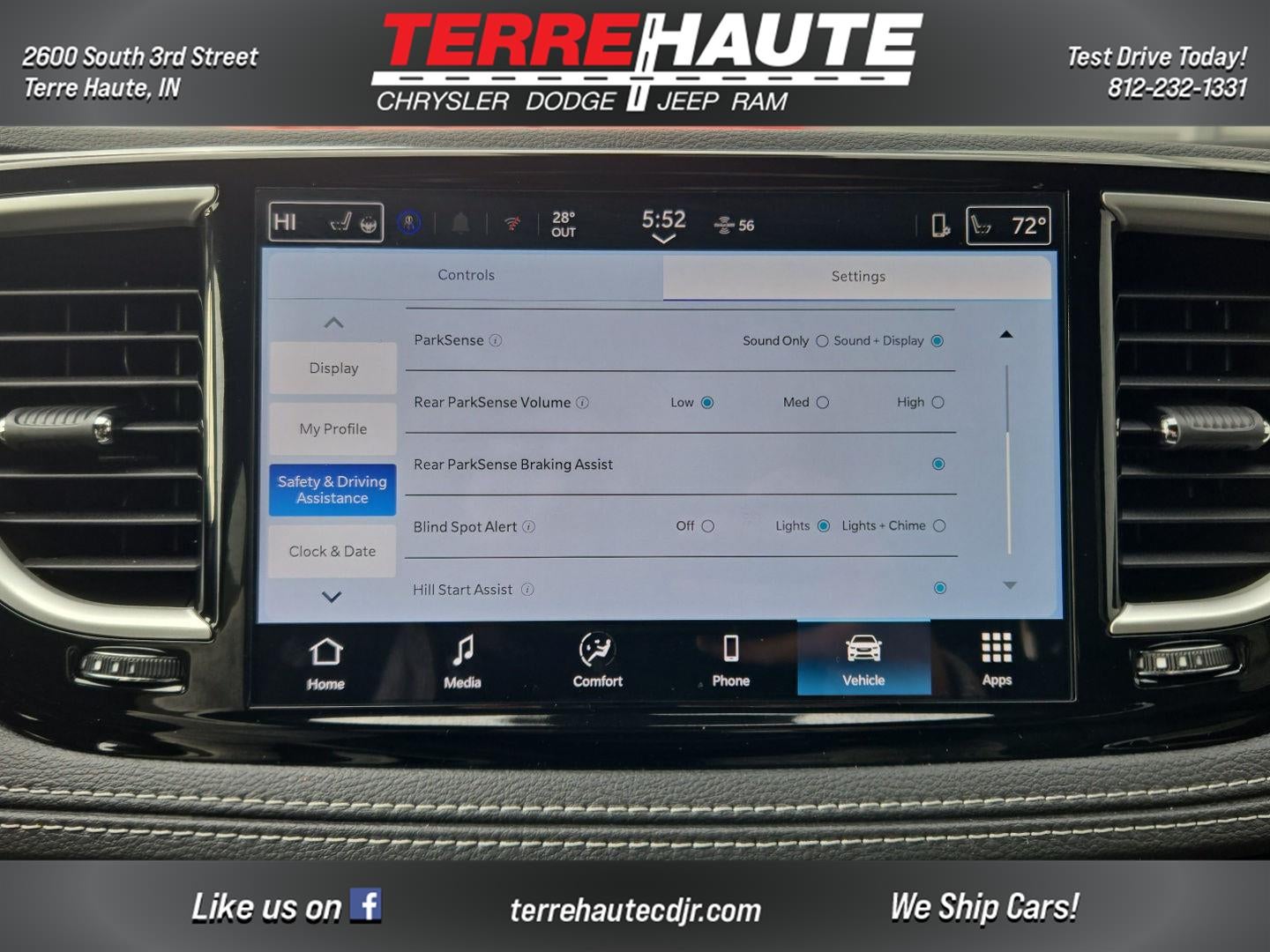 2026 Chrysler Pacifica Select