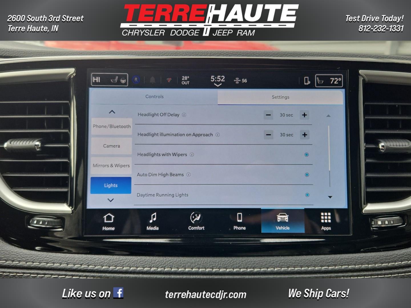 2026 Chrysler Pacifica Select