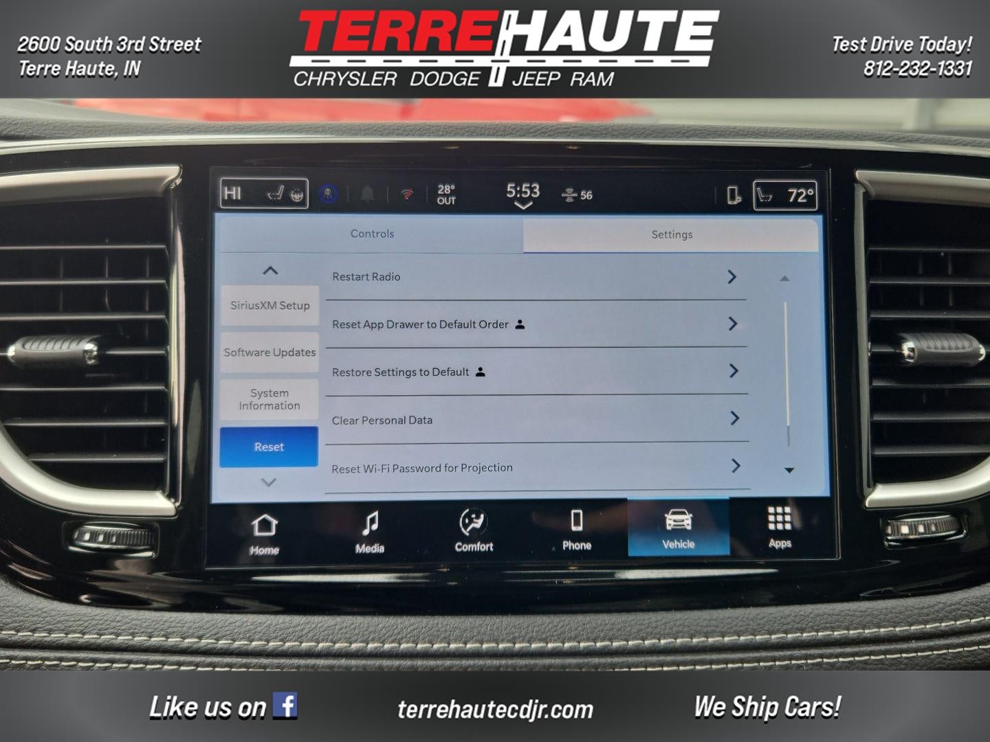 2026 Chrysler Pacifica Select