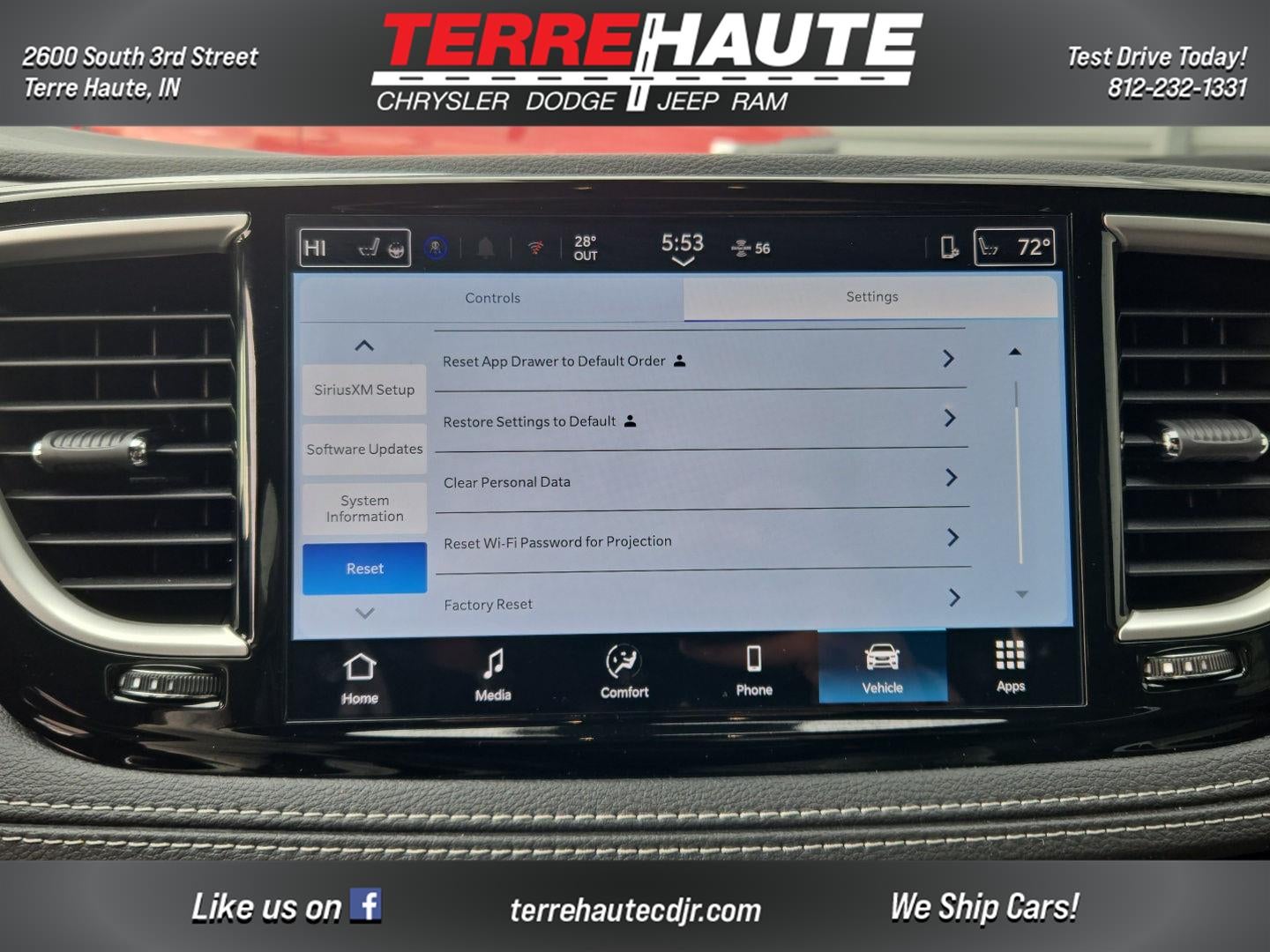 2026 Chrysler Pacifica Select