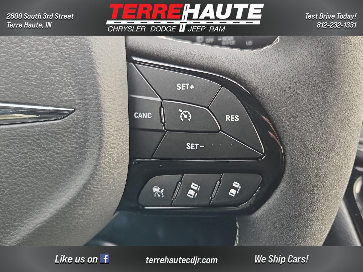 2026 Chrysler Pacifica Select