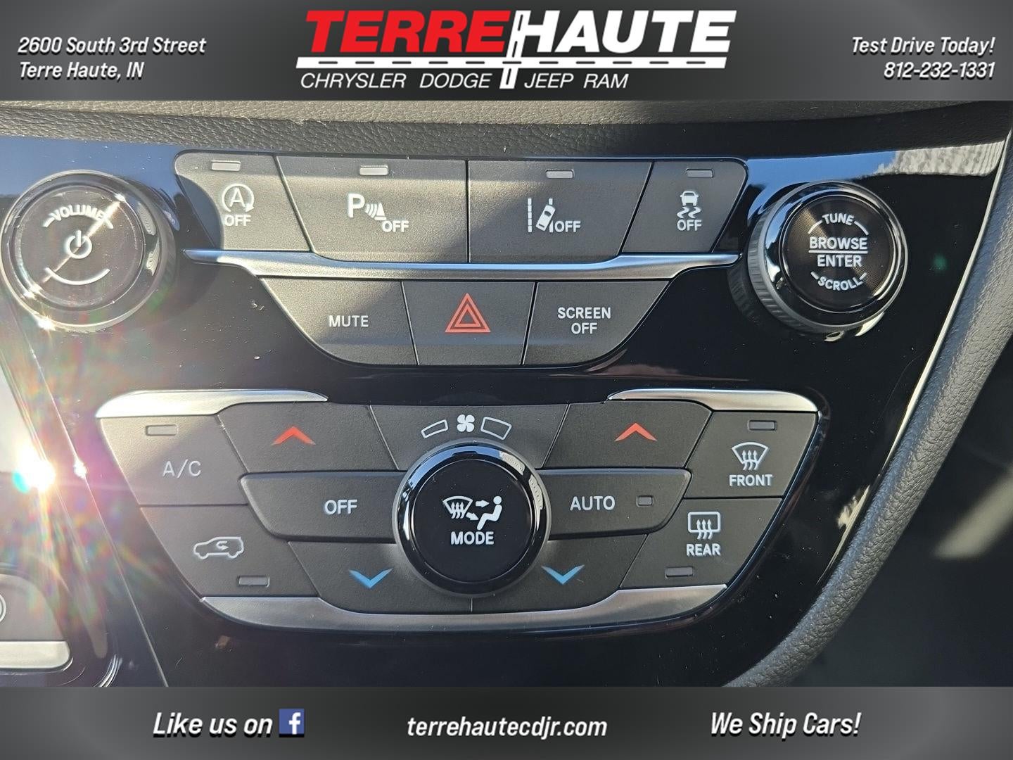 2026 Chrysler Pacifica Select